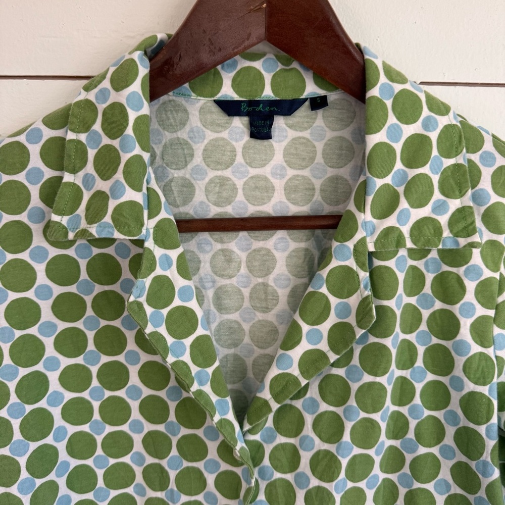 Vintage Boden green & blue circle print button down shirt. Size: Small - Picture 3 of 7